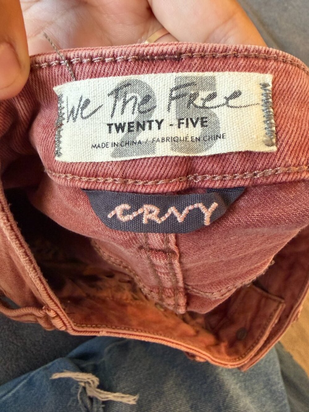 We The Free Twenty Five Mauve Distressed Denim Shorts Size 25 - Picture 2 of 4